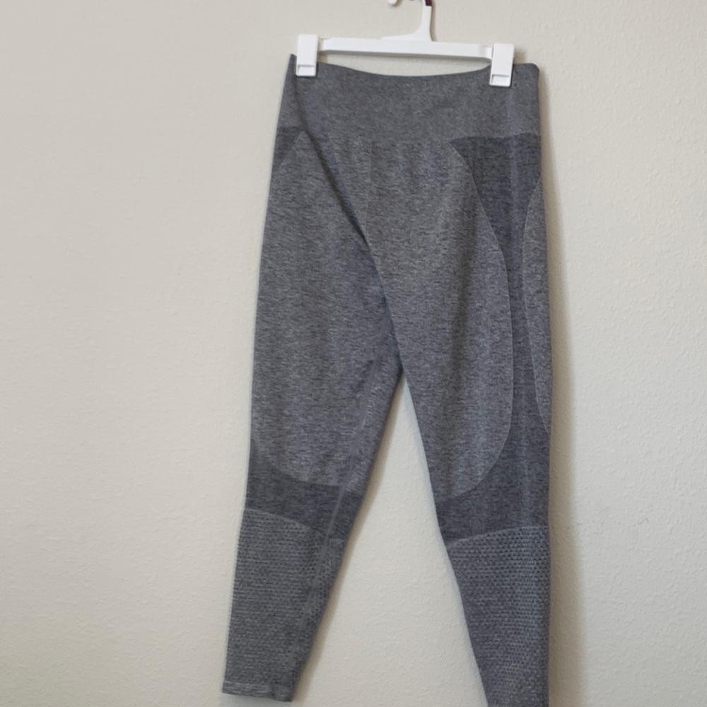 Grey women’s fabletics leggings